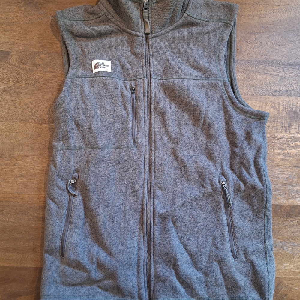 🔹️The North Face Gray Fleece Vest🔹️